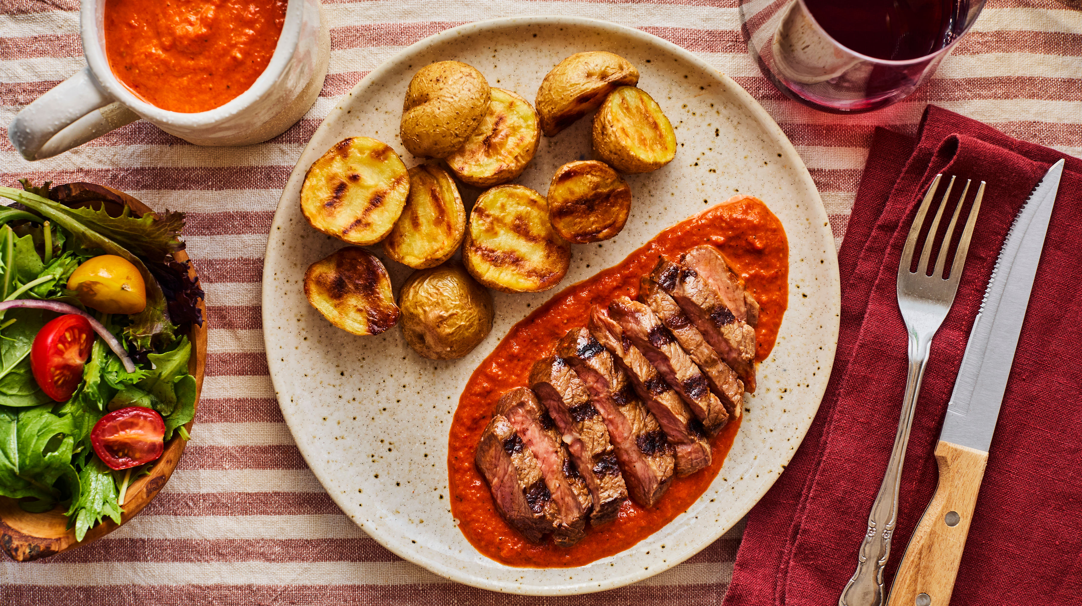 /content/dam/empire/iga/assets/images/uploads/en/new_-_s/steak-tri-tip-portugaise1160x650.jpg