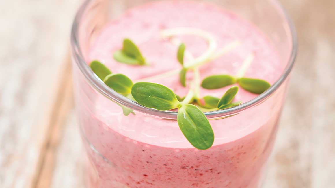 /content/dam/empire/iga/assets/images/uploads/en/s/smoothie-aux-mures-et-banane-1160x650-bs007420-pub-67290-01.jpg